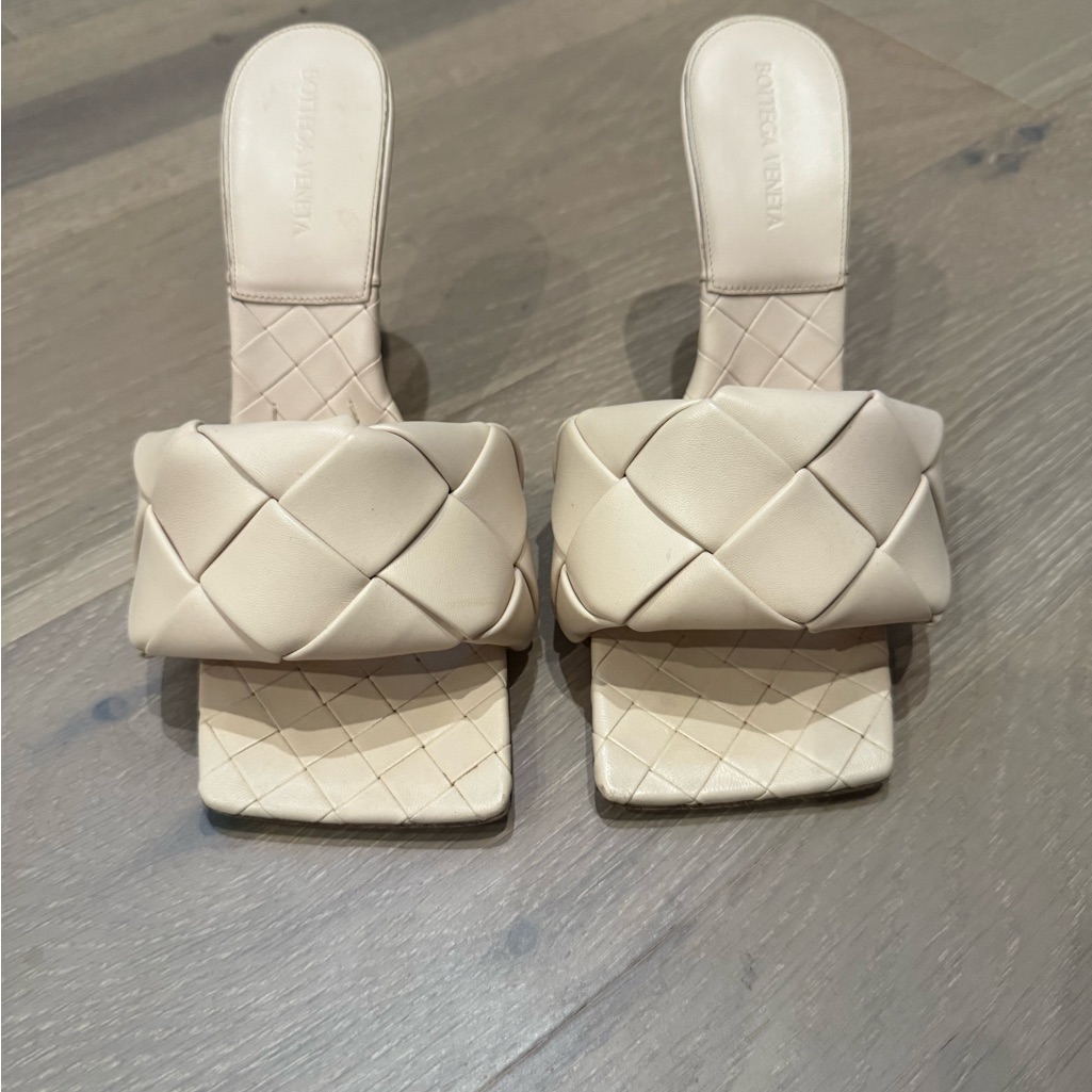 Bottega Veneta Beige Woven Sandals